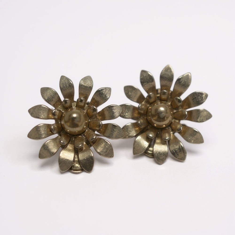 Vintage Barclay Flower Petal Gold Plated Clip-On Earrings